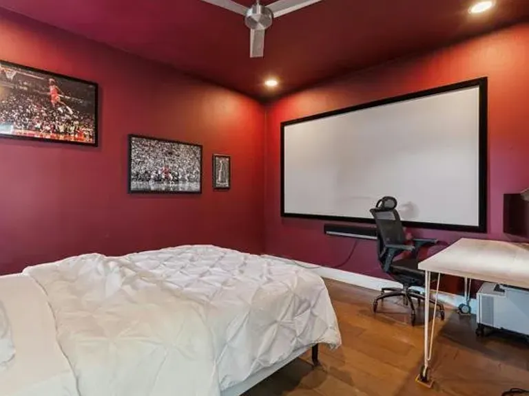 4413 Roseland Ave — Photo 20