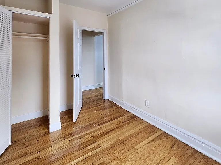 2244 N Monticello Ave #3W — Photo 3