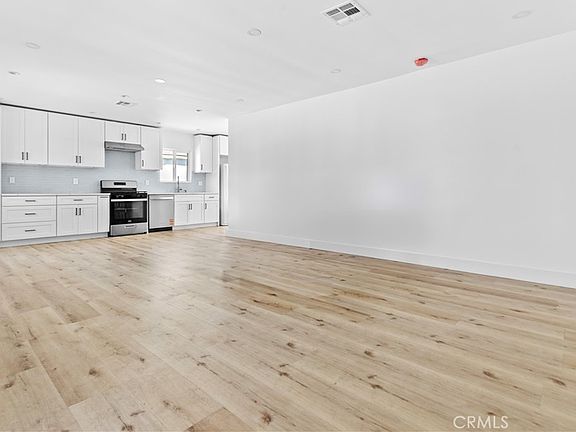 5th image of 14448 Pinney St