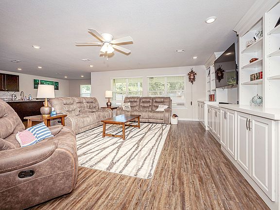 3rd image of 9125 Bellewood Dr