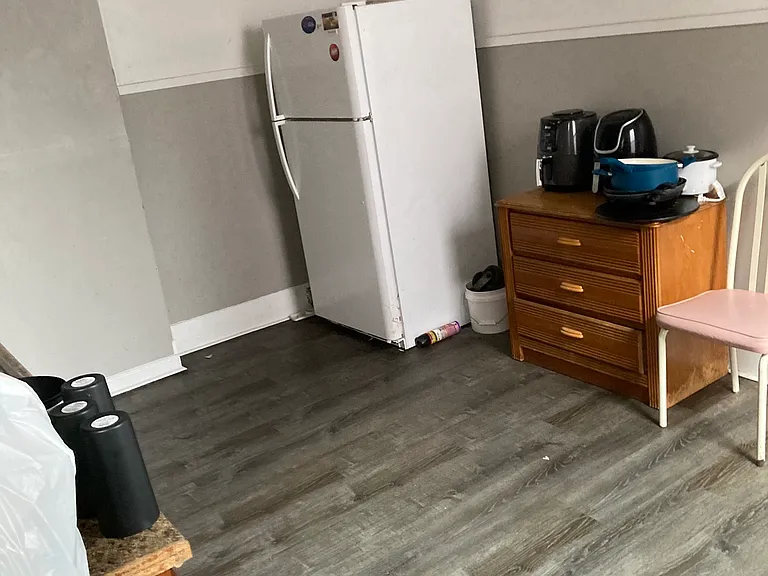 2314 Stratford Ave — Photo 3