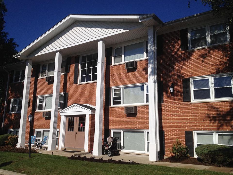 1st image of 15W630 Lexington St APT G2