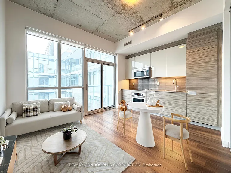210 Simcoe St #2410 — Photo 2