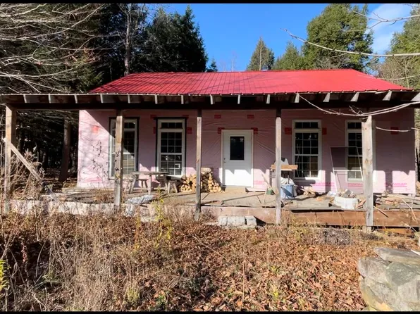 136 Nephew Rd, Mooers Forks, NY 12959