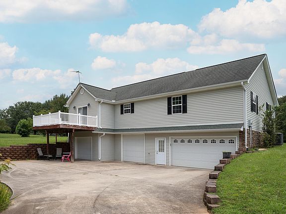 3rd image of 148 Valley Estates Dr
