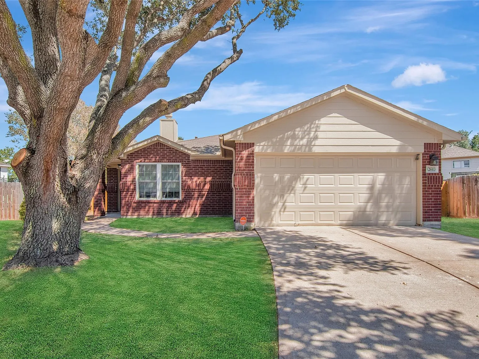 3 bed, 2.0 bath, 1446 sqft, $2,100 — Photo 1