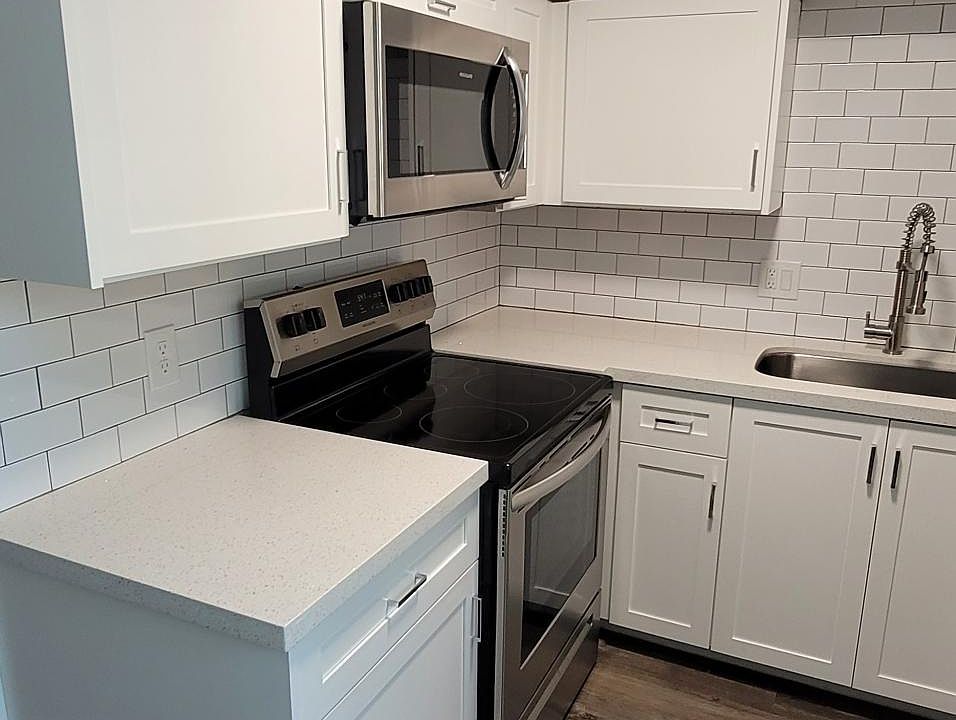 1st image of 3358 N 15th Ave