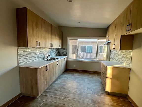 2nd image of 1805 W 82nd St APT 9