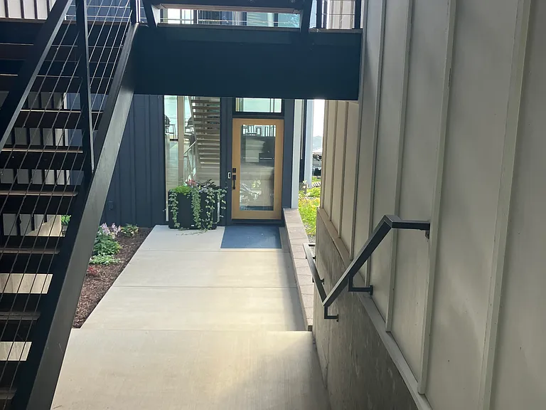 2048 Arbor Ln — Photo 23