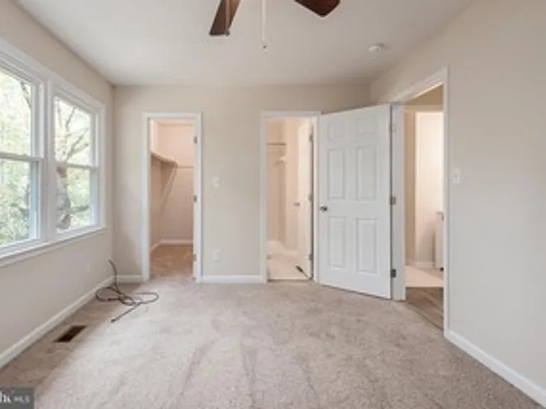 1013 Eastern View Dr — Photo 11
