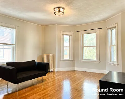 Building Photo - 14 Smythe St #1