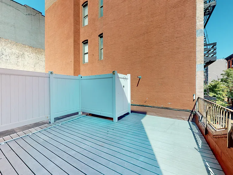 37 1/2 Bedford St #2B — Photo 4