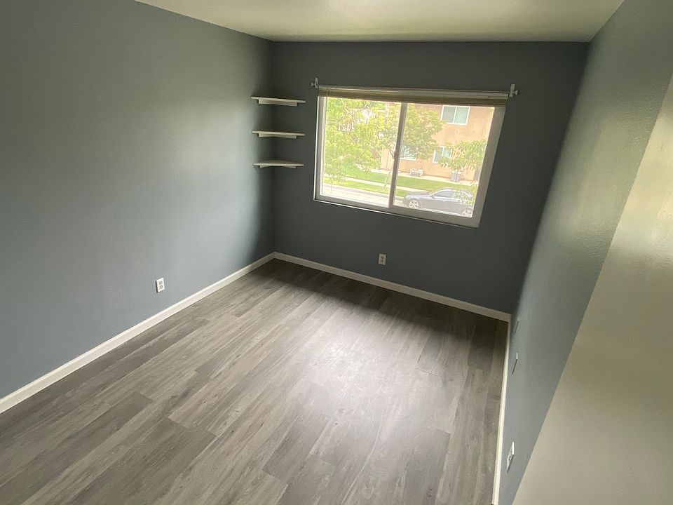 1st image of 1106 W Calle De Las Estrellas APT 4