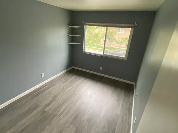 1106 W Calle De Las Estrellas APT 4, Azusa, CA 91702