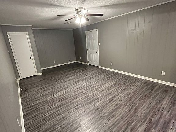 4th image of 1910-1911 S El Paso Ave #6