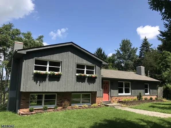 3 Lewmay Dr, Newton, NJ 07860