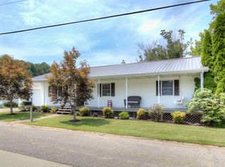 7 Chestnut Ln, Saint Albans, WV 25177