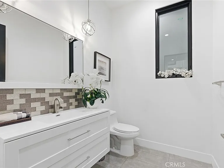 4545 Stern Ave — Photo 35