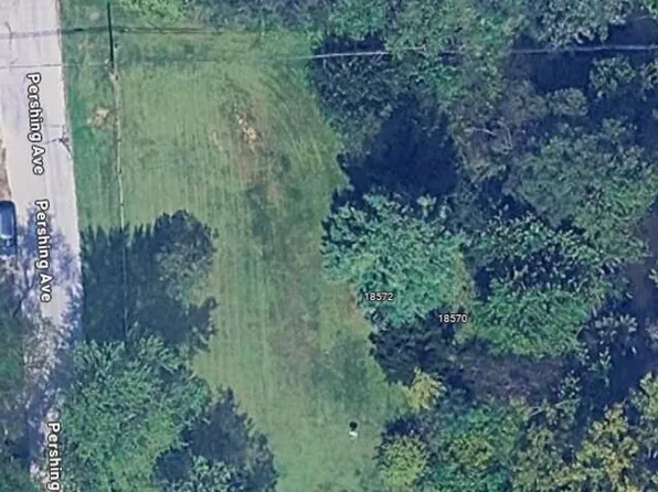 18570 Pershing St, Livonia, MI 48152