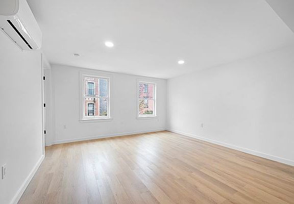 3rd image of 135 S 1st St APT 2