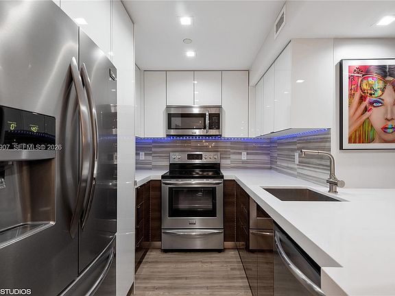 3rd image of 1200 West Ave APT 1005