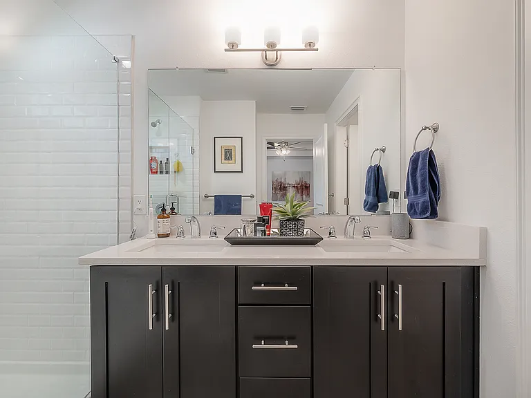1714 E Lambright St — Photo 30