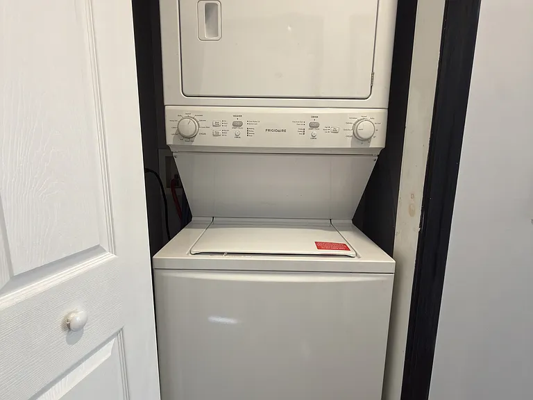 56 E 48th St #2 — Photo 11