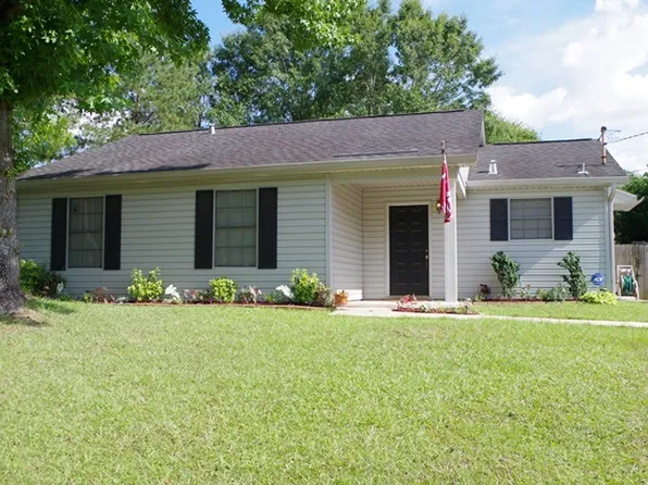 9621 Royal Woods Dr N, Mobile, AL 36608