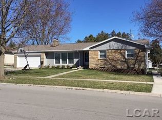 780 Loveland Rd, Adrian, MI 49221