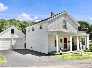 12 Rockefeller Rd, Delmar, NY 12054