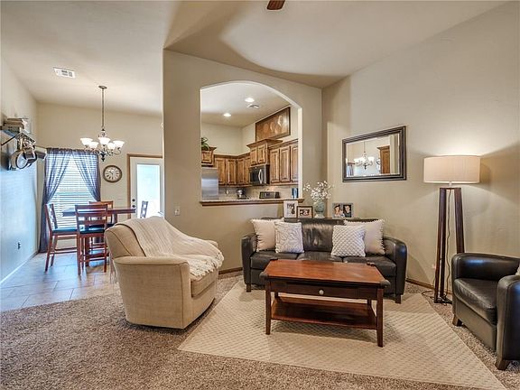 5th image of 3600 Arcadia Dr