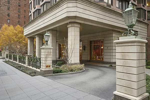 Rented by Keller Williams NYC | media 15
