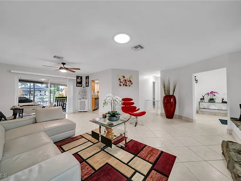 3746 SE 1st Pl — Photo 10