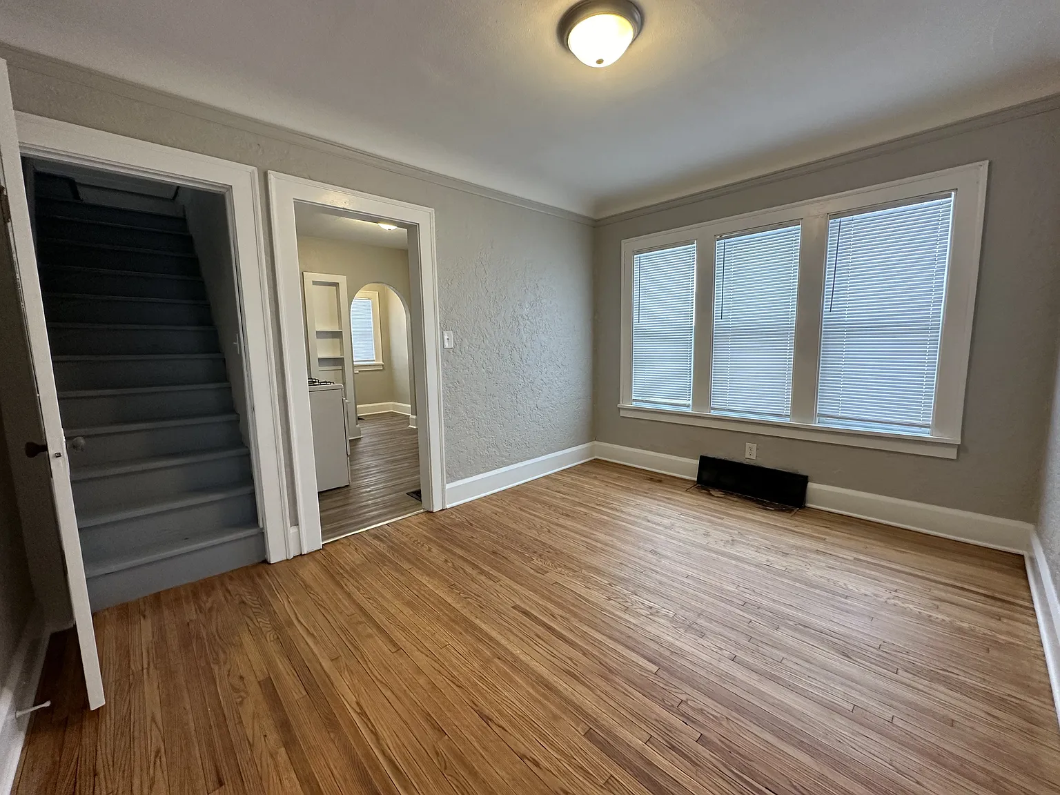 3 bed, 1400 sqft, $1,500 — Photo 3