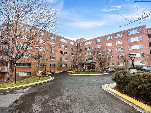 2nd image of 5100 Dorset Ave APT 310
