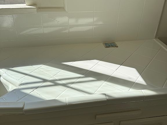 5th image of 2343 Ridgeview Ave #2