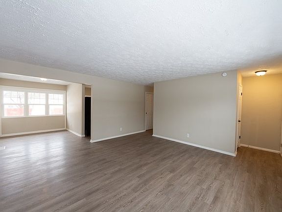 2nd image of 4440 N Arlington Ave