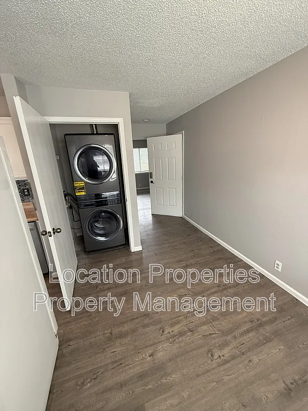 3 bed, 2.0 bath, 972 sqft, $1,500 — Photo 3