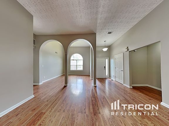 3rd image of 931 Tilford Point Pl