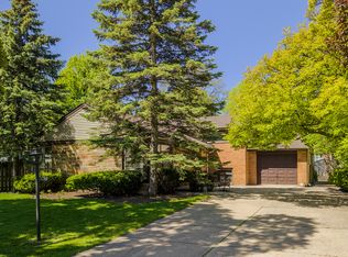 206 S See Gwun Ave, Mount Prospect, IL 60056
