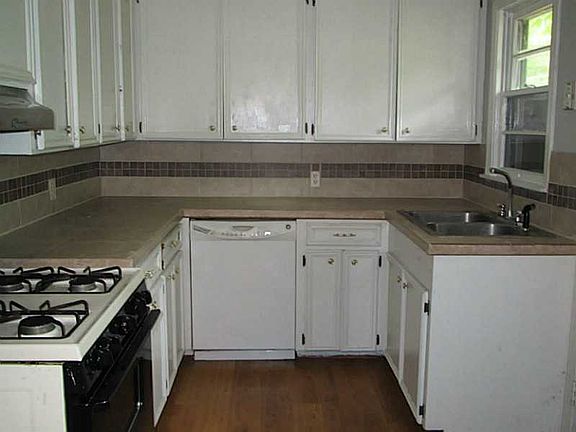 3rd image of 244 Pecanview Dr