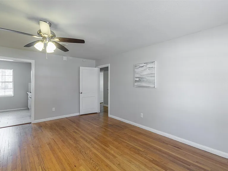 313 Evans St — Photo 4