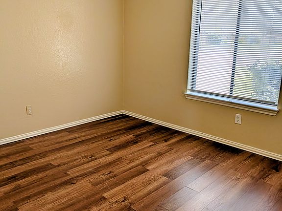 5th image of 1841 Sage Dr