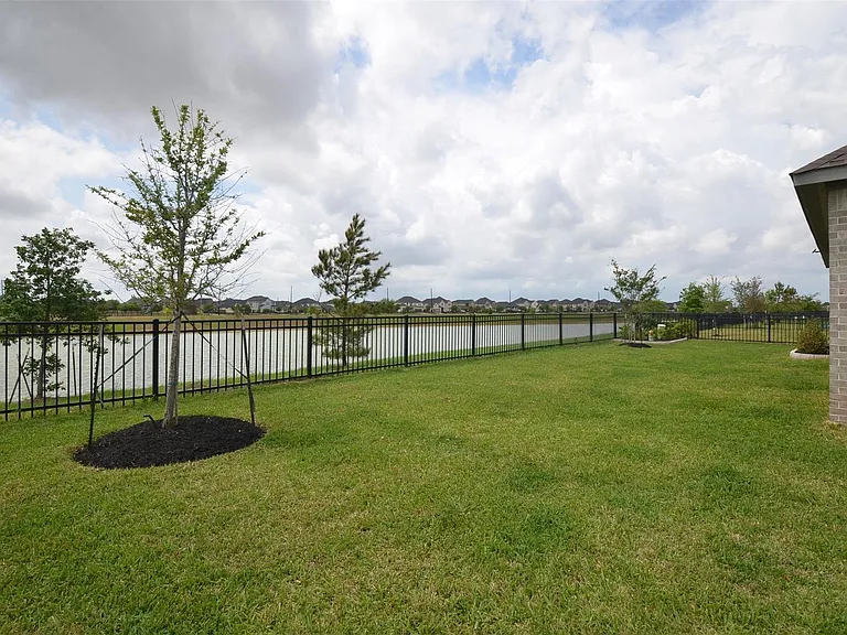 1696 Daylight Lake Dr — Photo 27