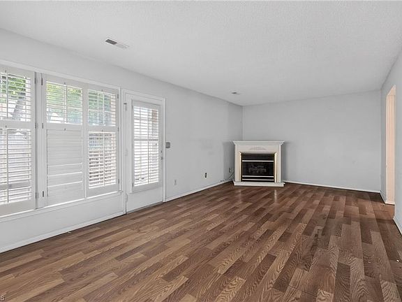 3rd image of 3311 Regents Park Ln Unit A