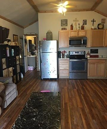 5th image of 208 Orange St