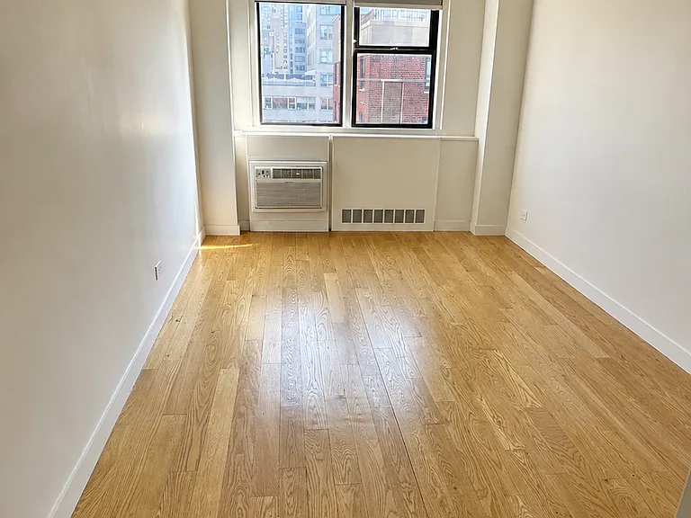 435 E 79th St #PHD — Photo 6