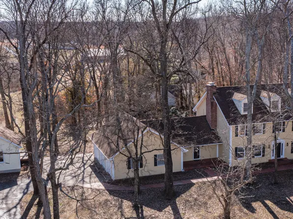 4715 Richview Rd, Mount Vernon, IL 62864