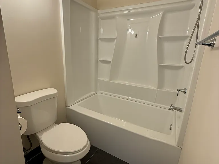 2425 Torquay Ave #101 — Photo 8