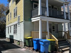 18 Eastwood Ave, Waterbury, CT